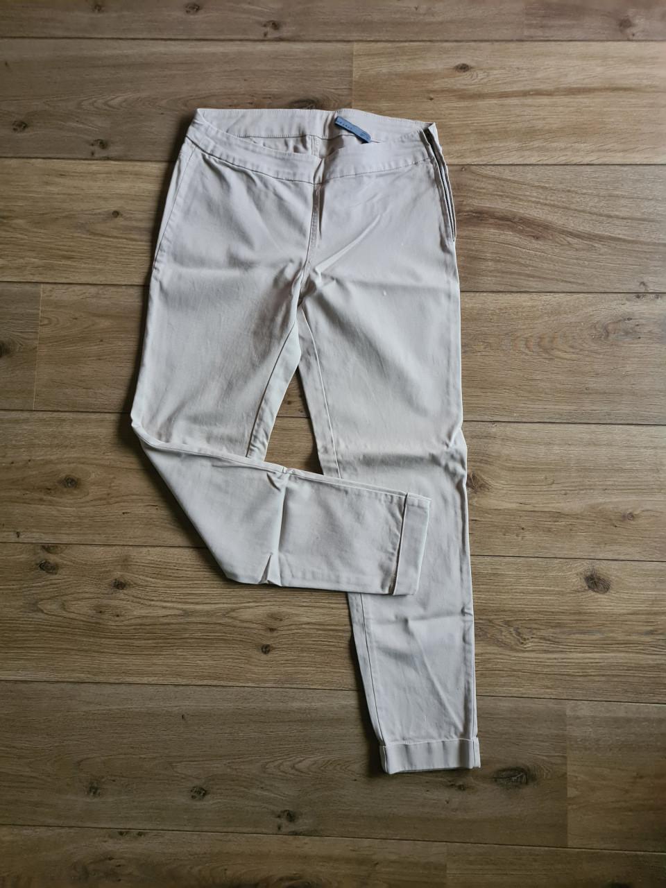 Beige skinny spijkerbroek van Zara  Maat M