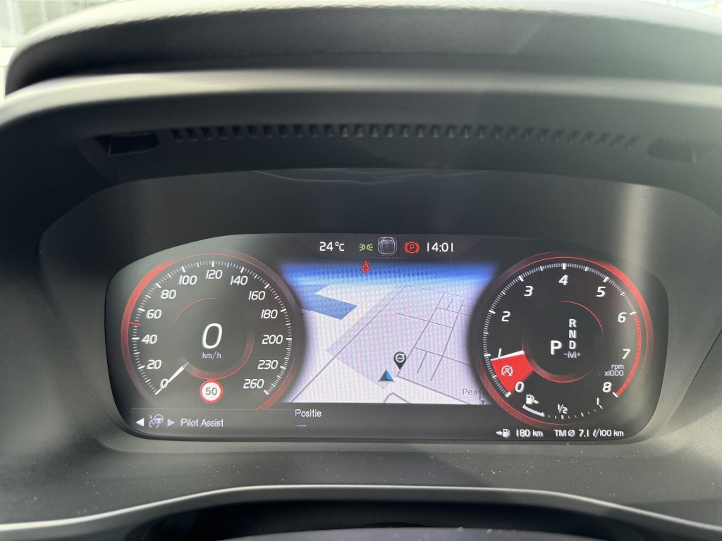 Volvo XC40 t4 190pk r-design| adap.cruise| trekhaak| stoel.verw| h&k sound