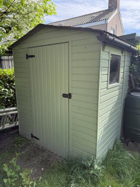 🌿 Tuinhuis te koop – incl. regenton