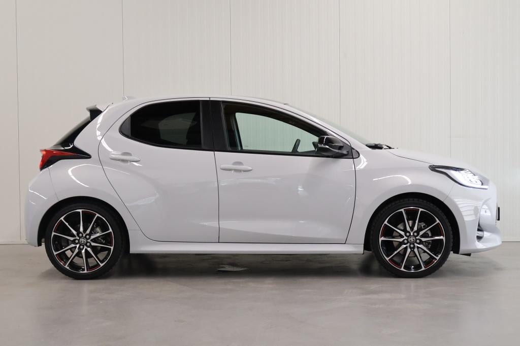Toyota Yaris 1.5 hyb.130 gr sport