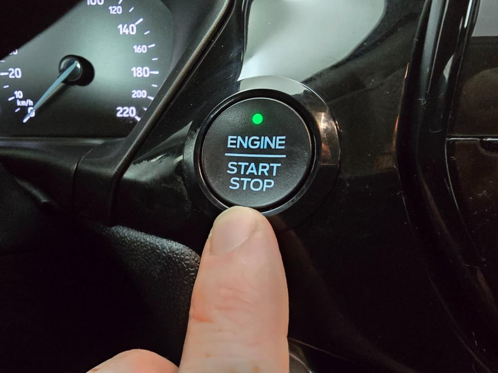 Ford Fiesta occasion luxe titanium met zwarte velgen en parkeercamera | bom