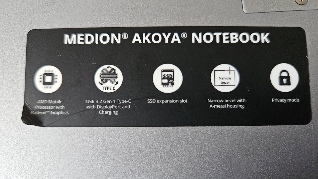 Aangeboden zo goed als nieuwe medion notebook