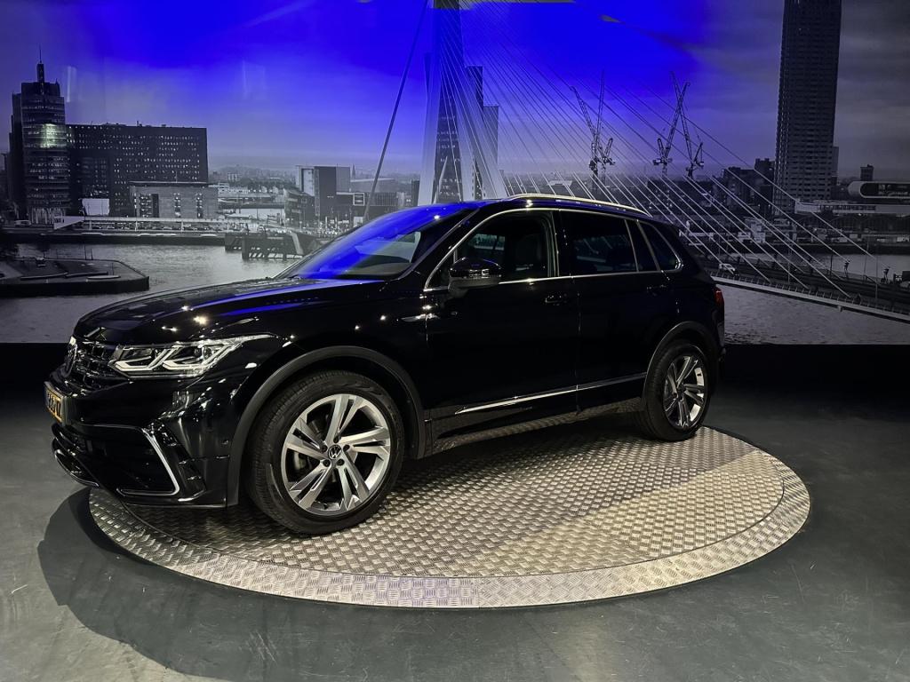 Volkswagen Tiguan 1.5 tsi r-line business+ my 2021*pano*keyless*leder*trekh