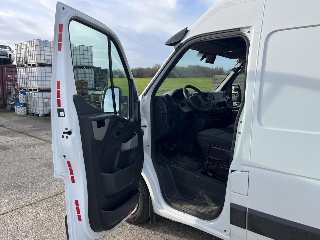 Renault Master T35 2.3 dCi 136PK L2H2 – Compleet & Betrouwbaar!