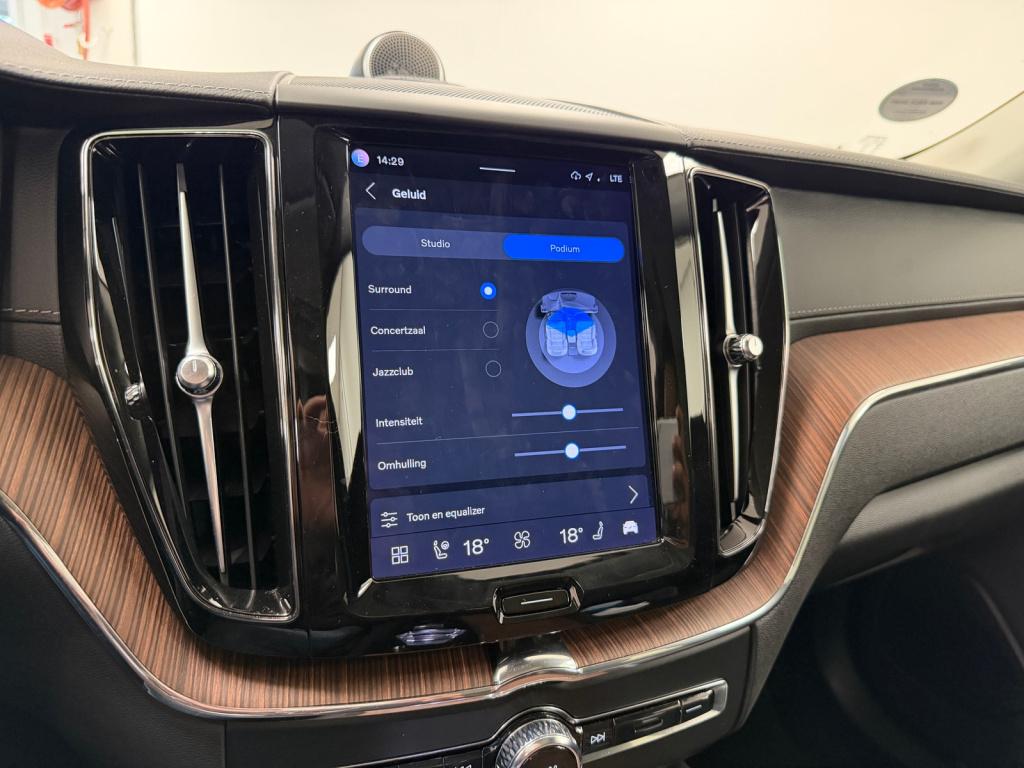Volvo XC60 2.0 t8 plug-in hybrid awd ultimate dark | bowers&wilkins | lucht