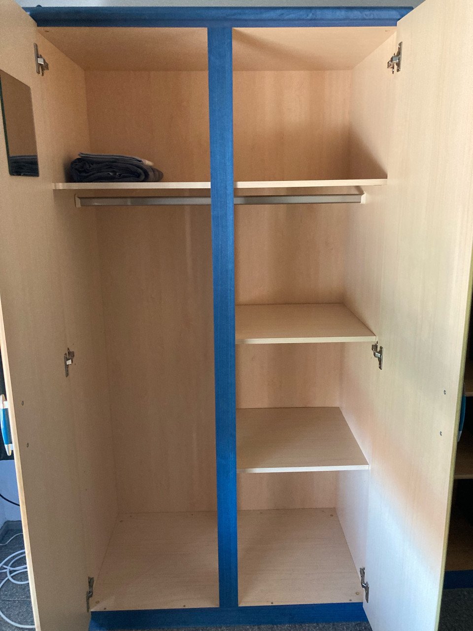 Linnenkast en boekenkast