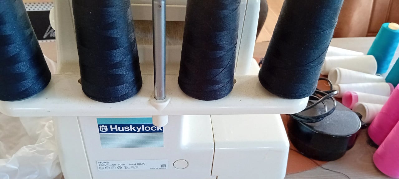 HUSKYLOCK 460D locker naaimachine