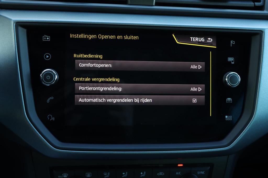 Seat Arona 1.0 tsi xcellence business intense 115pk