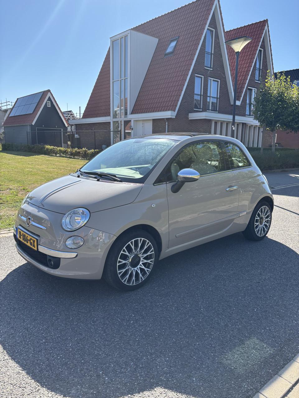 Fiat 500 1.2 lounge cappuccino