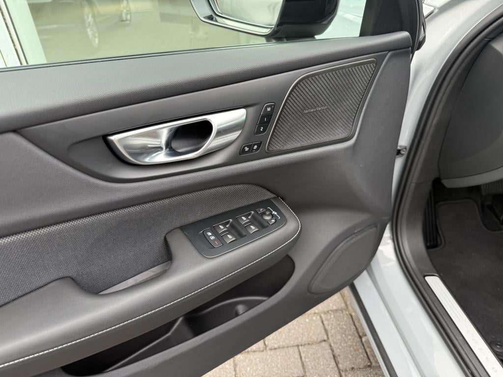 Volvo V60 t6 398pk recharge plus dark| adap.cruise| 360camera| trekaak