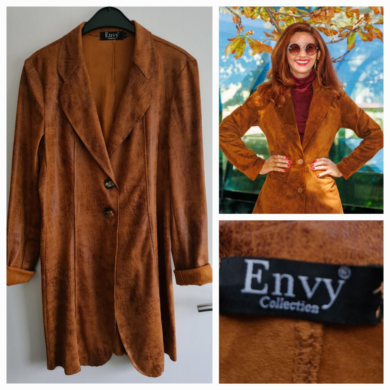 Nieuw ! Cognac kleur soepel vallende lange blazer van Envy Maat L