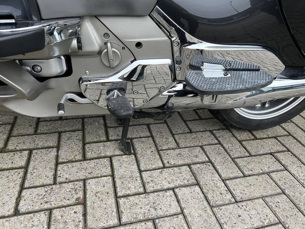 Als nieuw zijnde BMW K1200LT uit 2005 met slecht 23164km!! €5750,-