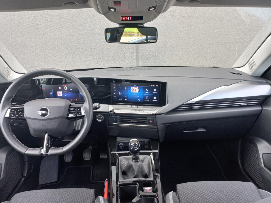 Opel Astra 1.2 edition 110pk | navi | climate | pdc | lmv |