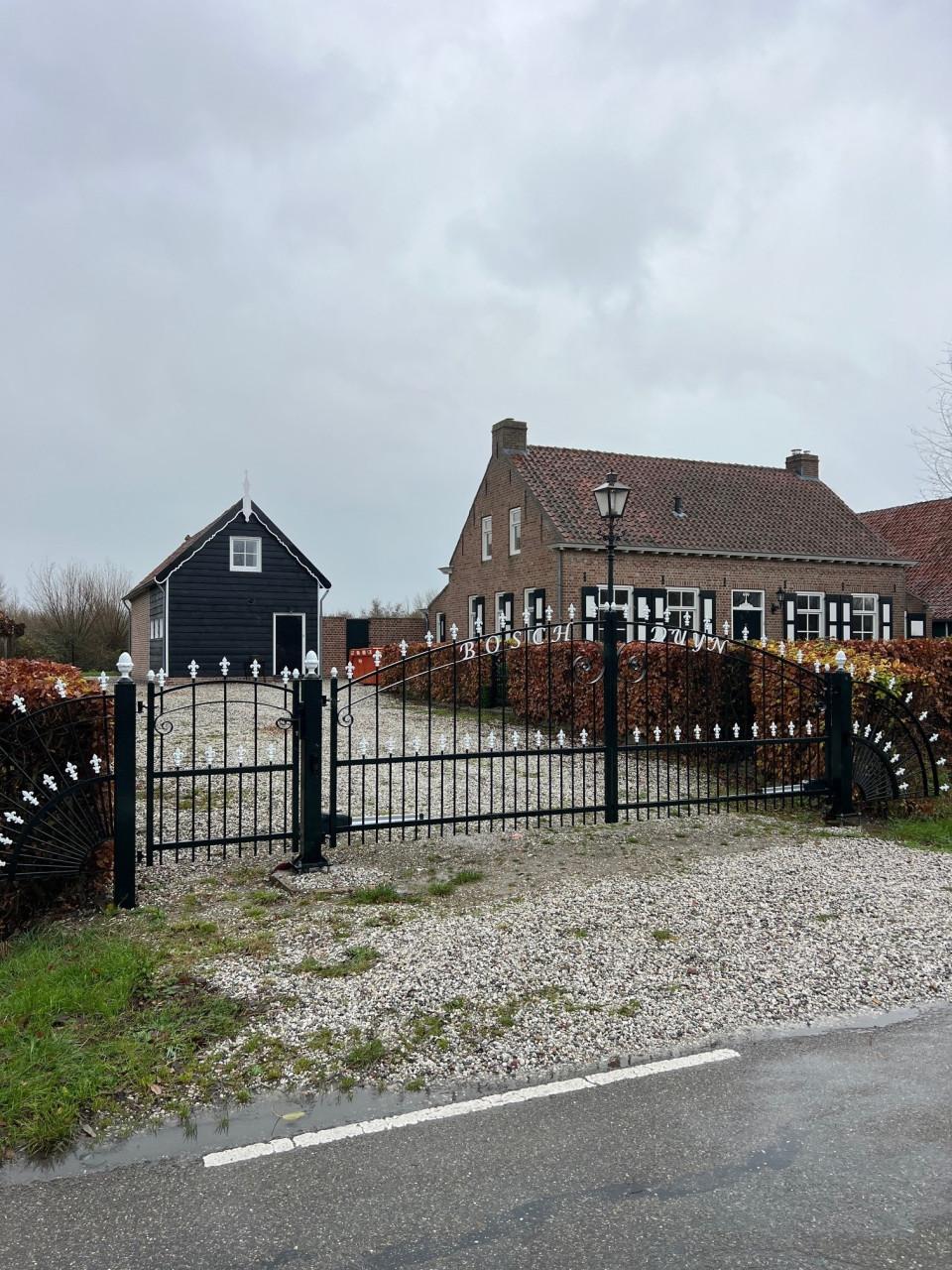 Hekwerken - Inrijpoorten - Schuifpoorten en Tuinpoorten.