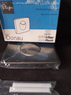 Te koop drukknop paneel voor wand closet €15,-