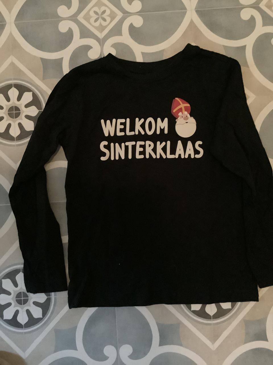 Sinterklaas shirts, maat 122/128. Valt als 116/122