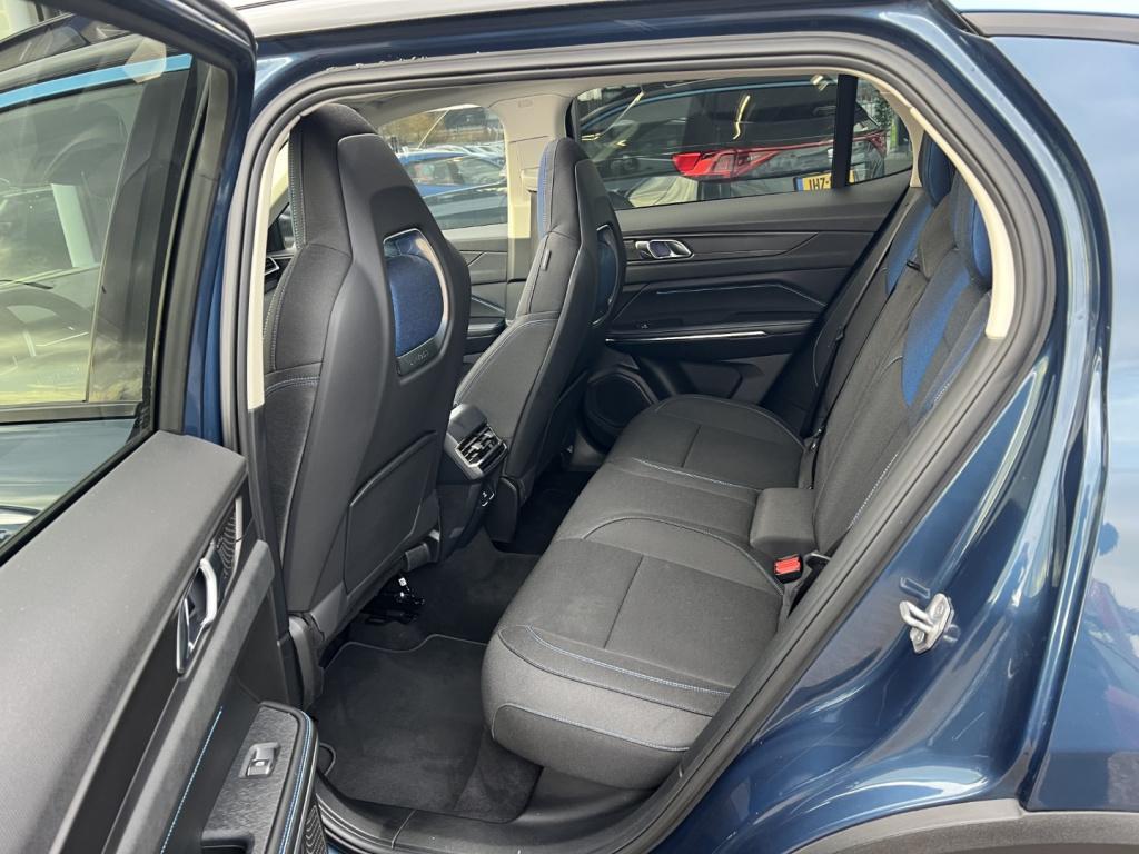 Lynk & Co 01 1.5 261pk phev plug inn hybrid , pano dak,360gr camera , car p