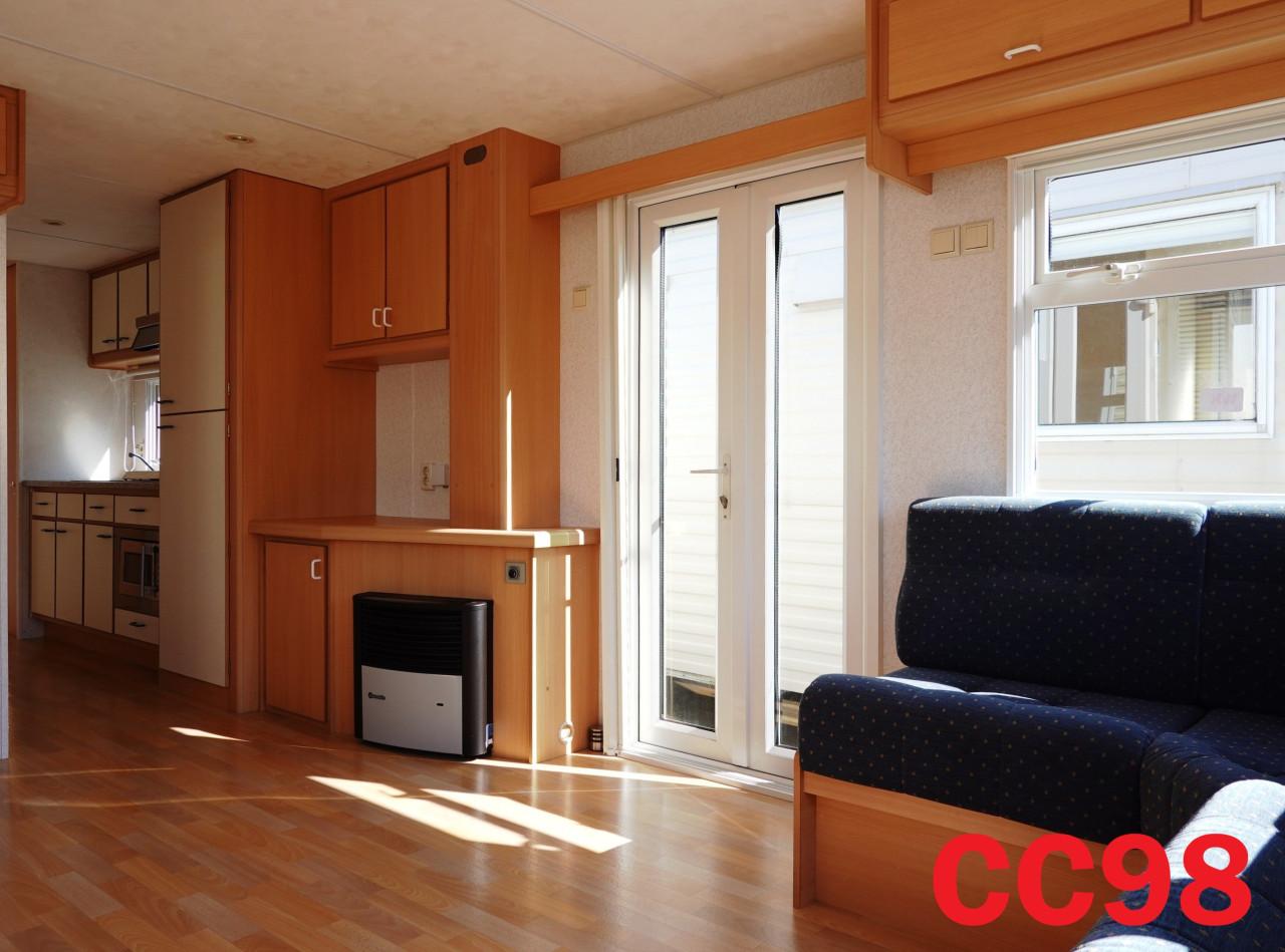 Keurig chalet met 2 slaapkamers, extra stahoogte en dubbel glas te koop