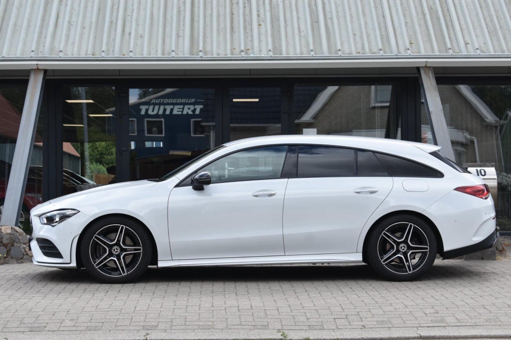 Mercedes-Benz Cla shooting brake 200 amg night | sfeerverlichting | trekhaa