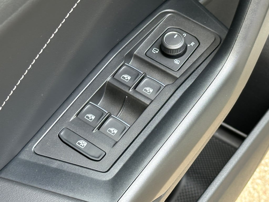 Volkswagen T-roc 1.5 tsi 150pk dsg r-line | camera | keyless | elek. achter