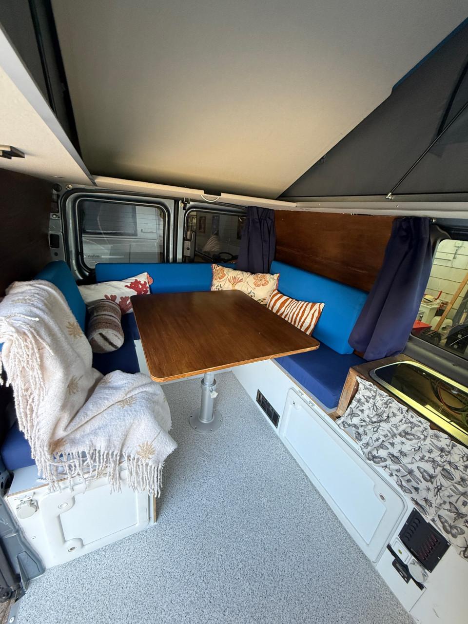 Camperbus met nieuw slaaphefdak!
