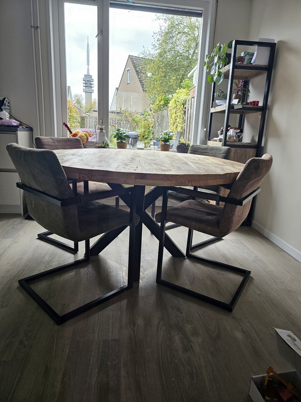Mangohouten eettafel + 4 stoelen