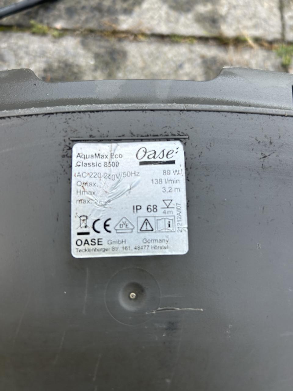 Te koop oase eco classik 8500 sterke en zuinige Vijverpomp en 8500 lpu