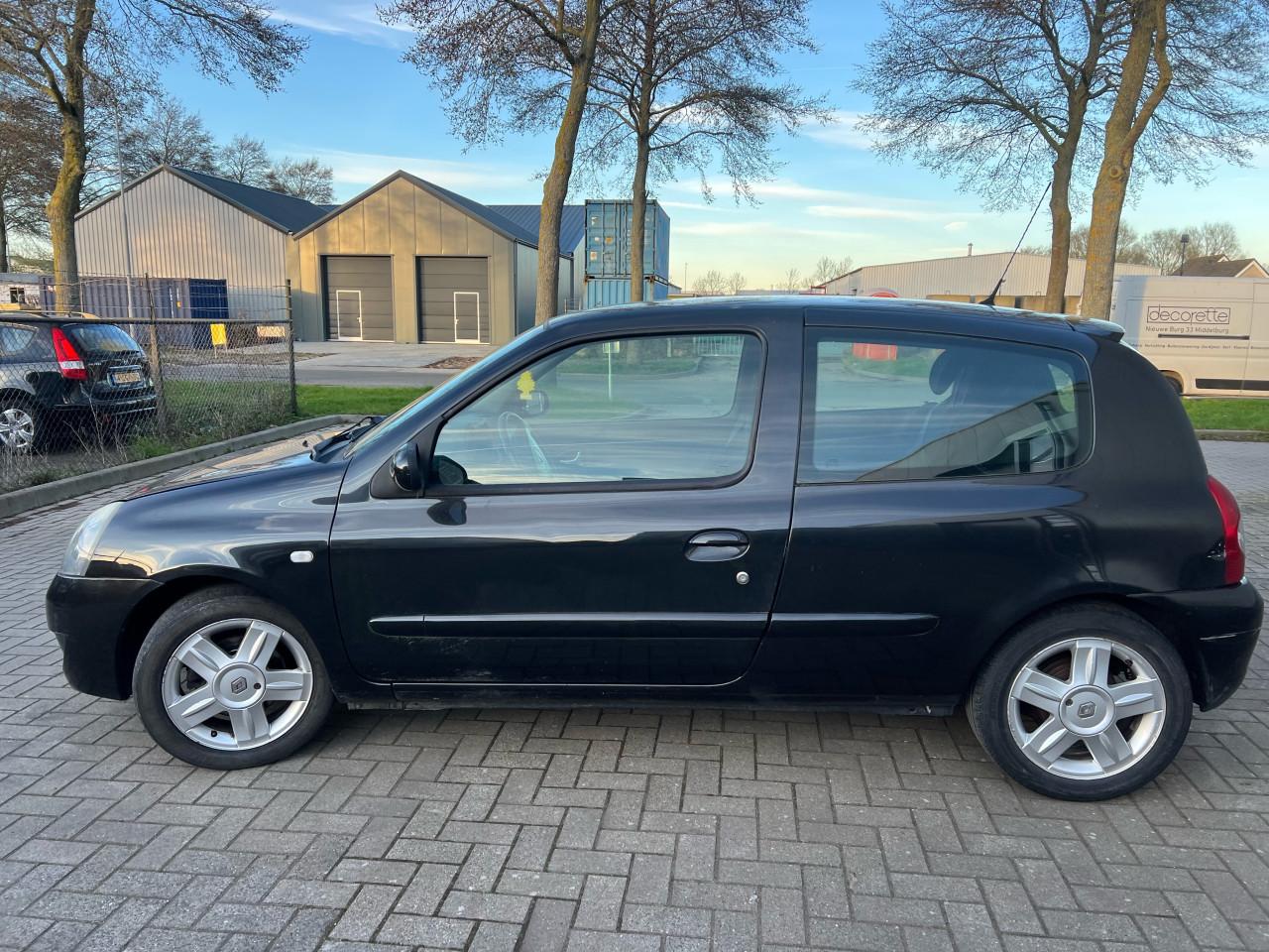 Renault Clio 1.2-16V Campus 137.667KM Jaar Apk