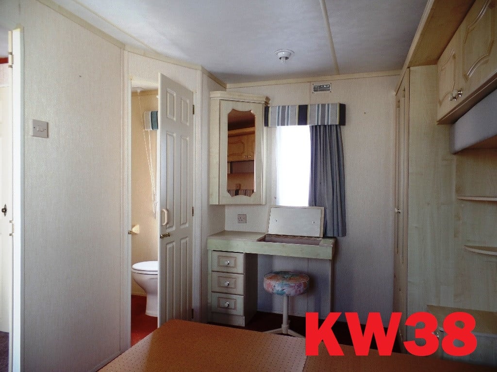 Keurige Willerby Granada met dubbel glas, CV en extra stahoogte te koop