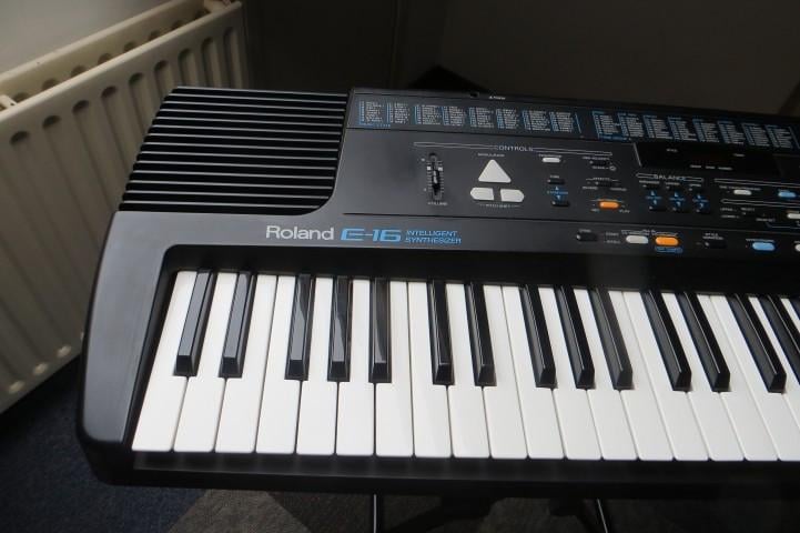 Roland E 16
