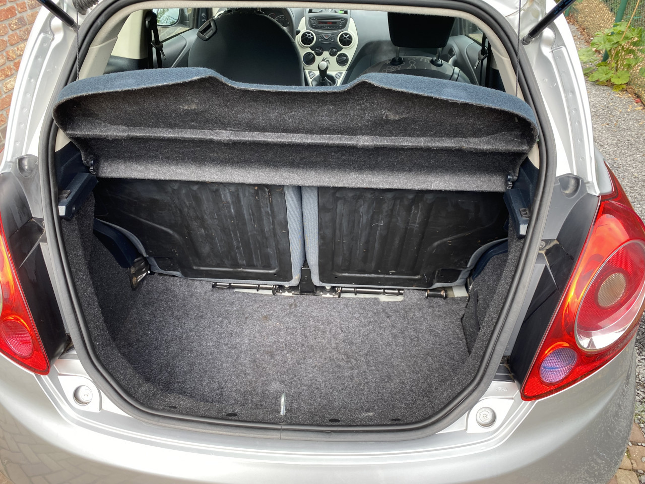 Ford ka. Nieuwe distributie en grote beurt