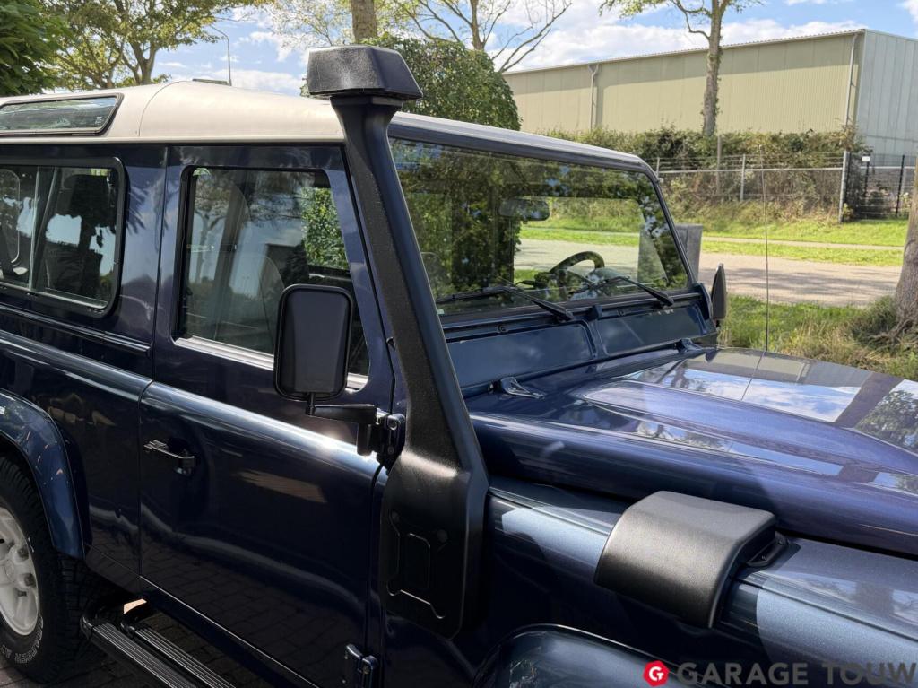 Land Rover Defender 2.4 td 90 sw se