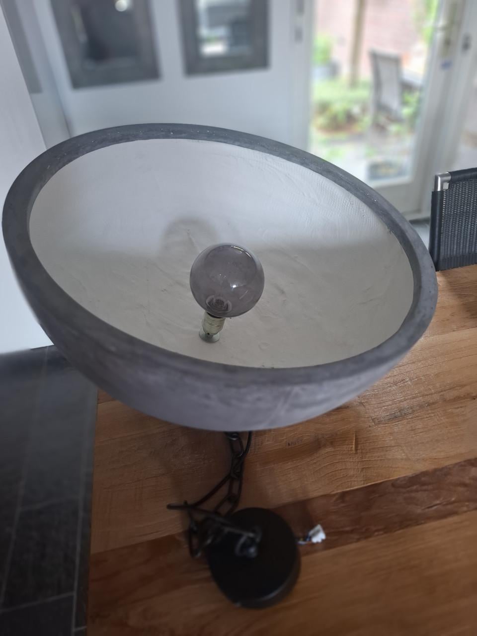 Betonlook lamp
