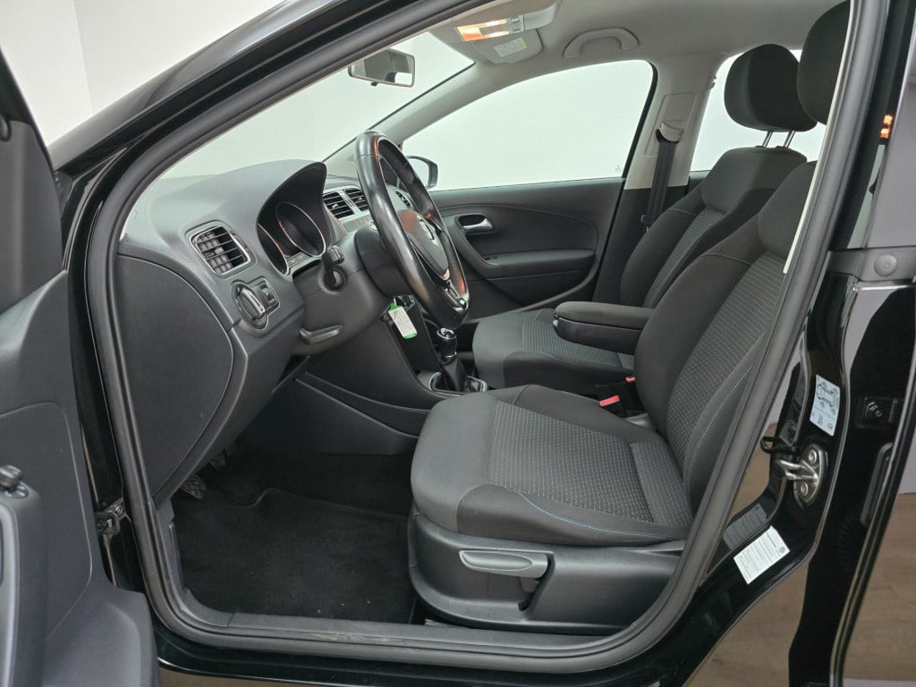 Volkswagen Polo occasion zwart 1.0 bluemotion uitvoering dus extra zuinig! 