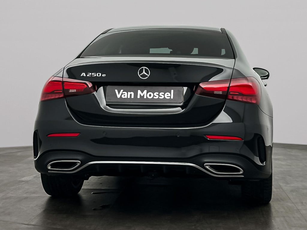 Mercedes-Benz A-Klasse 250 e amg line | automaat | lage km stand! | apple c