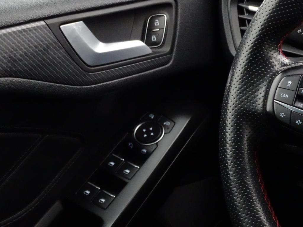 Ford Focus wagon 1.0 ecoboost st line business | led | camera | apple carpl