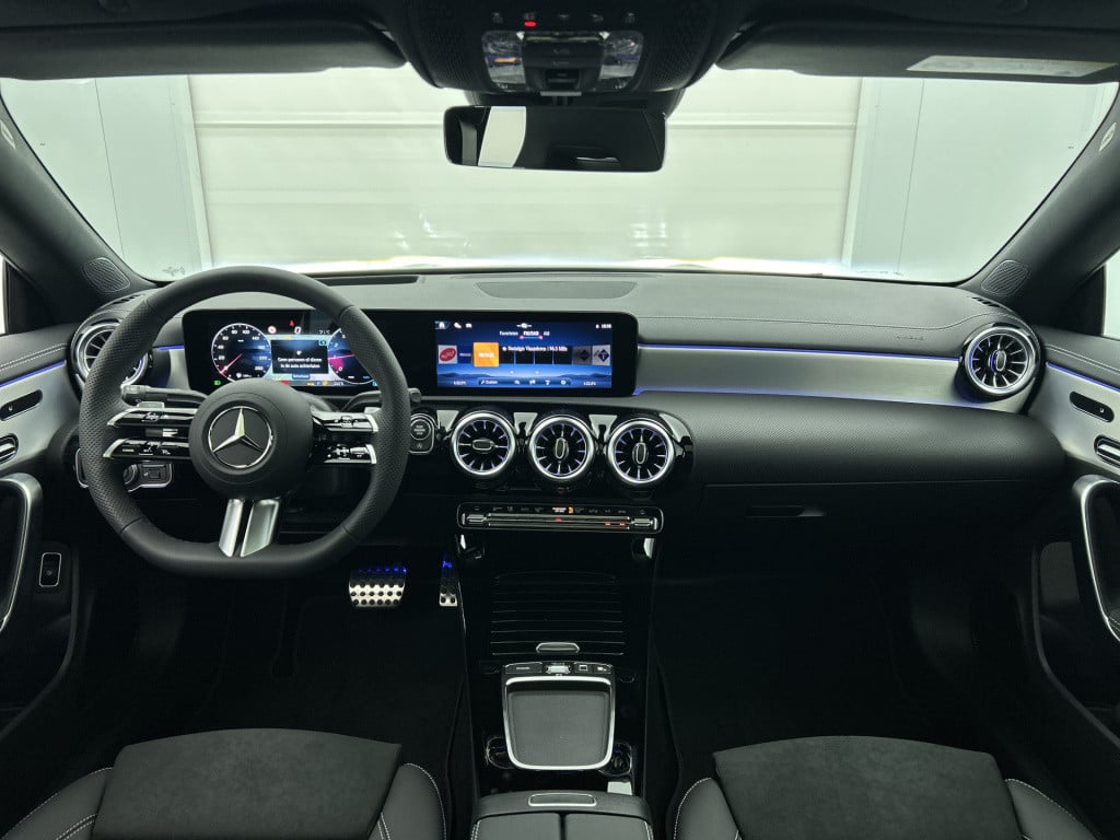 Mercedes-Benz Cla 180 business solution amg | amg line plus pakket | antidi