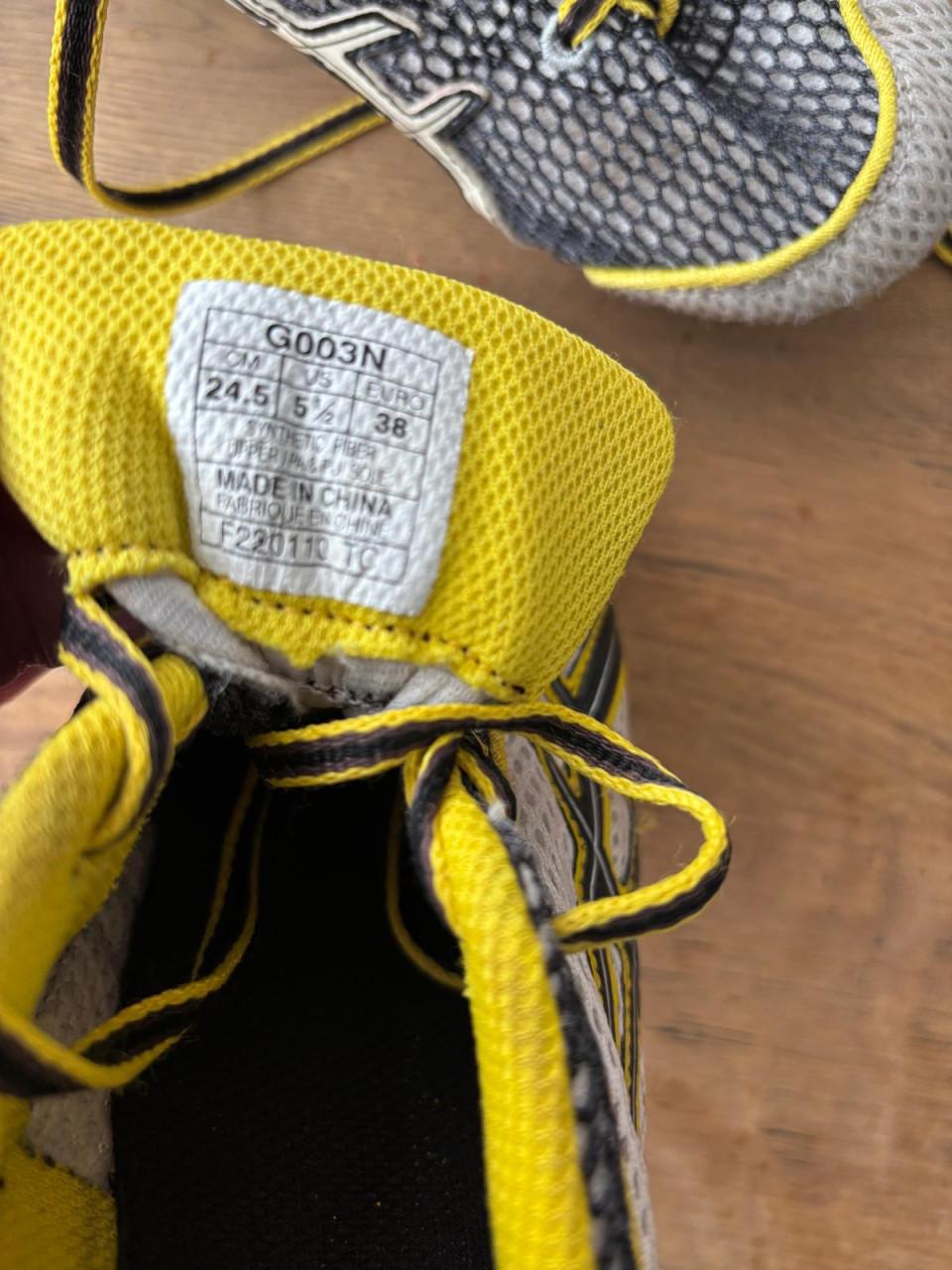 ASICS Spikes - Maat 38 - Wit/Zwart/Geel