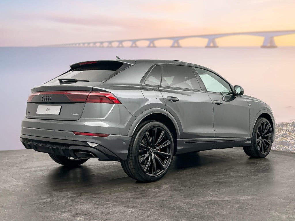Audi Q8 pro line s 55 tfsi e 290 kw / 394 pk suv 8 versn.