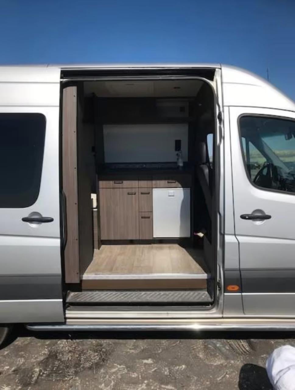 Mercedes-Benz Onbekend 906 ka 35 sprinter 318cdi mooi zelfbouw interieur.