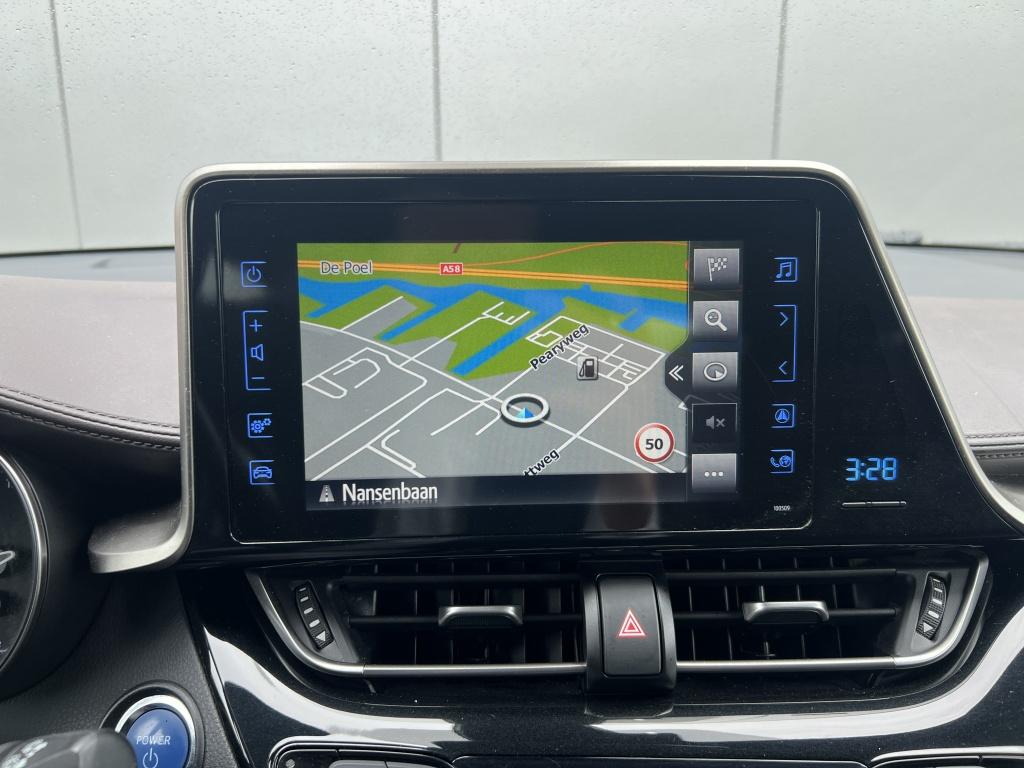 Toyota C-hr 1.8 hybrid executive | trekhaak |