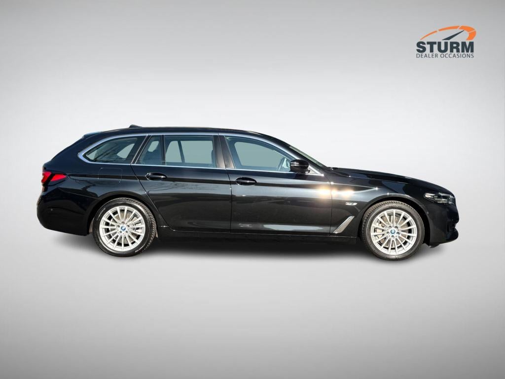 BMW 5 Serie touring 530e xdrive business edition plus soh 98% nl-auto!
