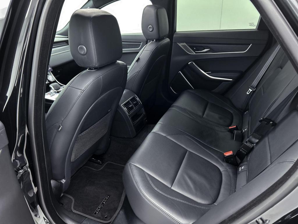 Jaguar XF 2.0 p250 hse | panoramadak | navigatie | apple carplay / android 