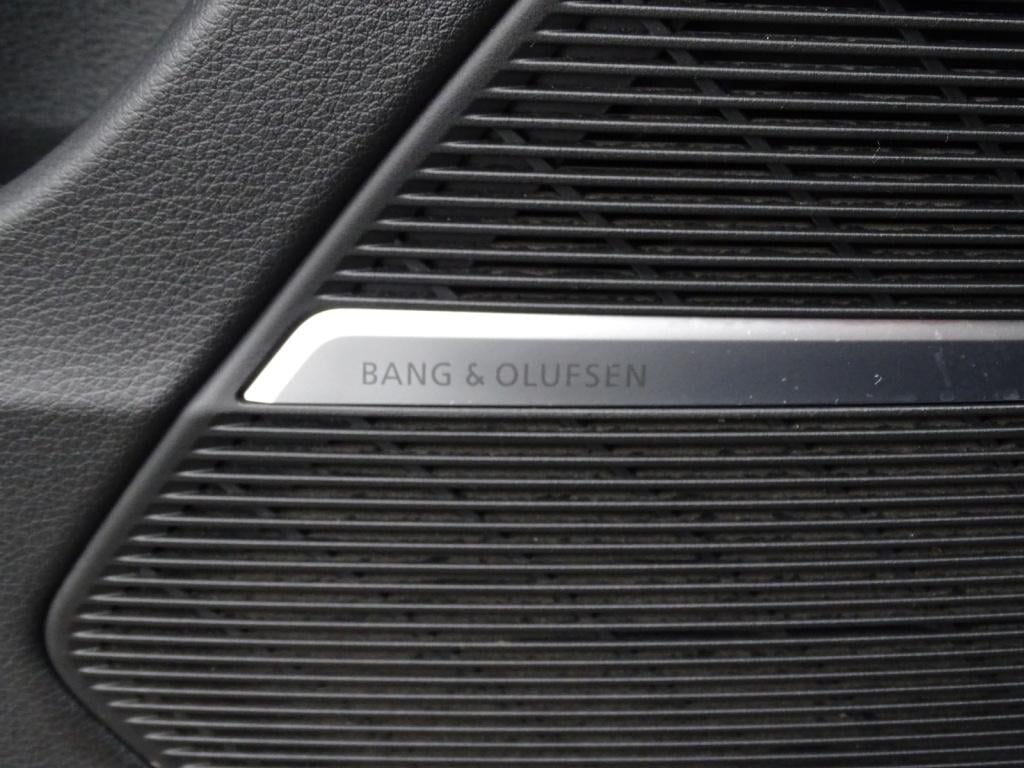 Audi Q8 55 tfsi e quattro pro line s | pano | matrix led | b&o 3d | 22"