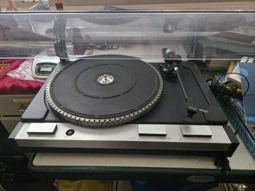 Thorens TD 115 semi-automatische draaitafel.