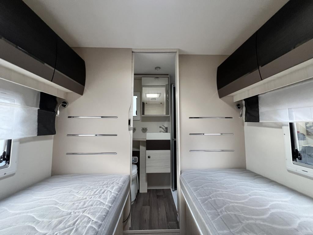 Chausson Onbekend 757 welcome | 2 enkele bedden + 1 groot bed | camera | tv