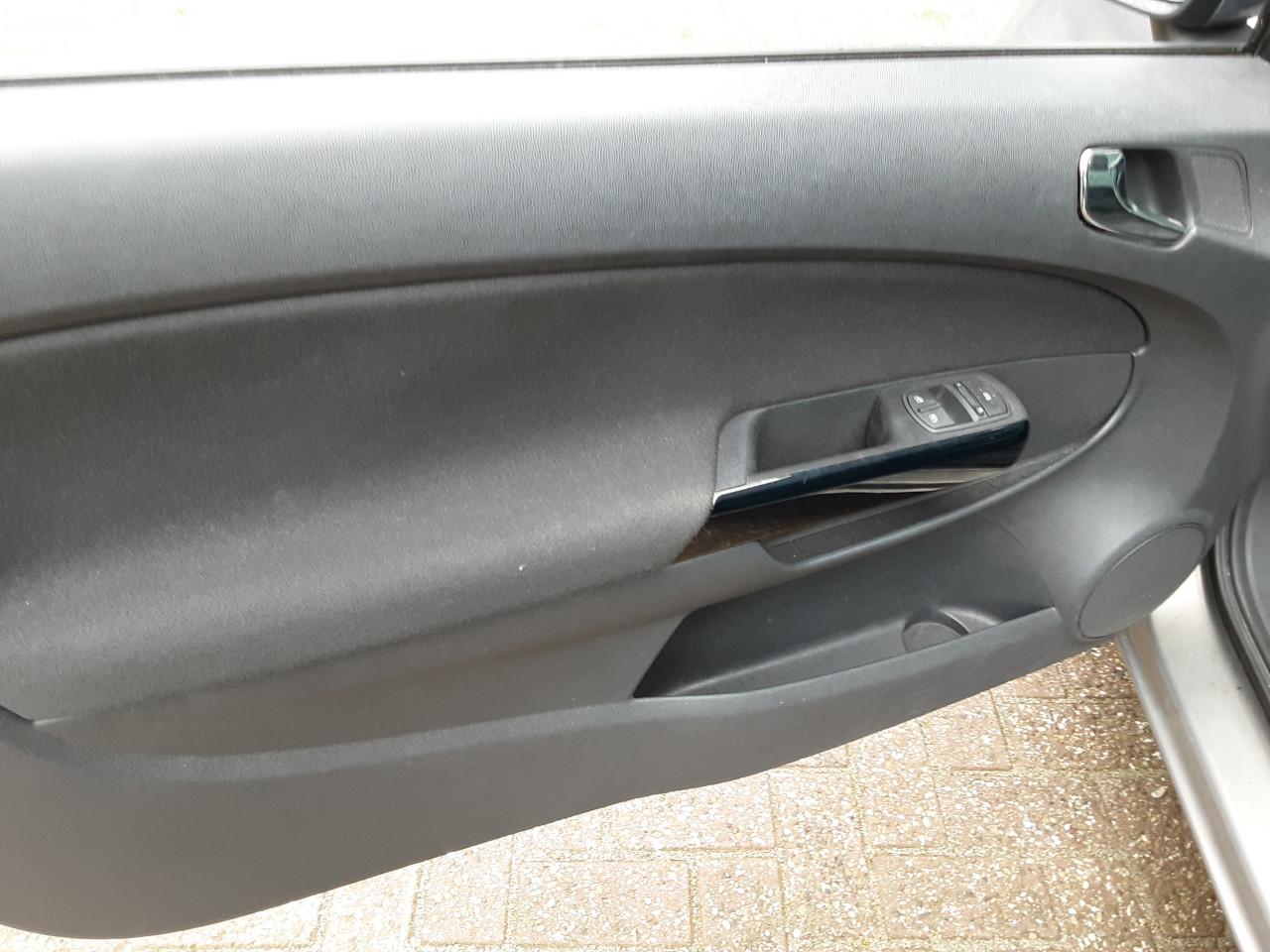 Opel Corsa 1.2-16V Cosmo