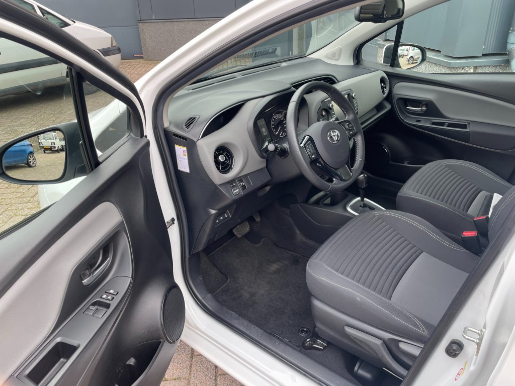 Toyota Yaris 1.5 hybrid dynamic