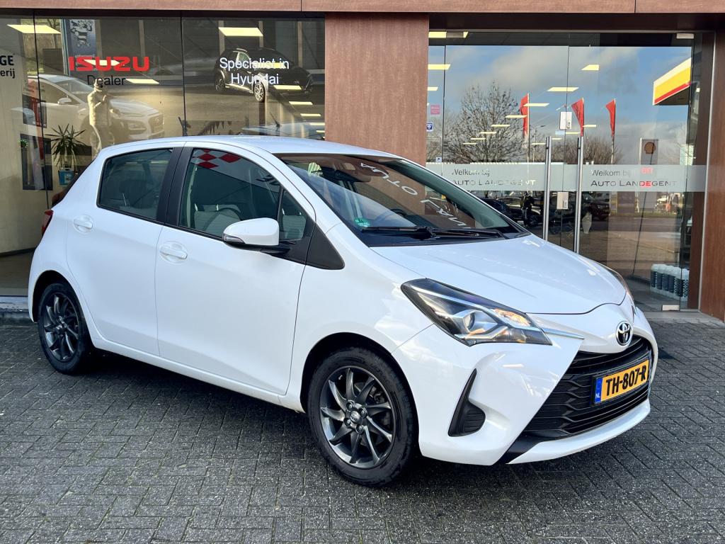 Toyota Yaris 1.5 vvt-i comfort | radio | trekhaak | lm-velgen | airco