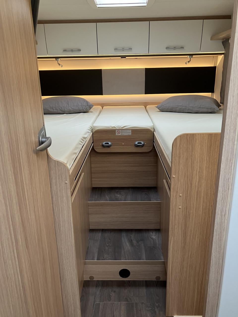 Te koop schitterende goed onderhouden 4 pers camper, Sunlight T68 (2023)